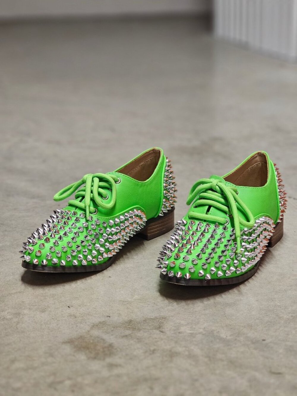 Studded Green Lace-Up Oxford Shoes With Silver Spikes & Wooden Heel - Picture 16 of 16